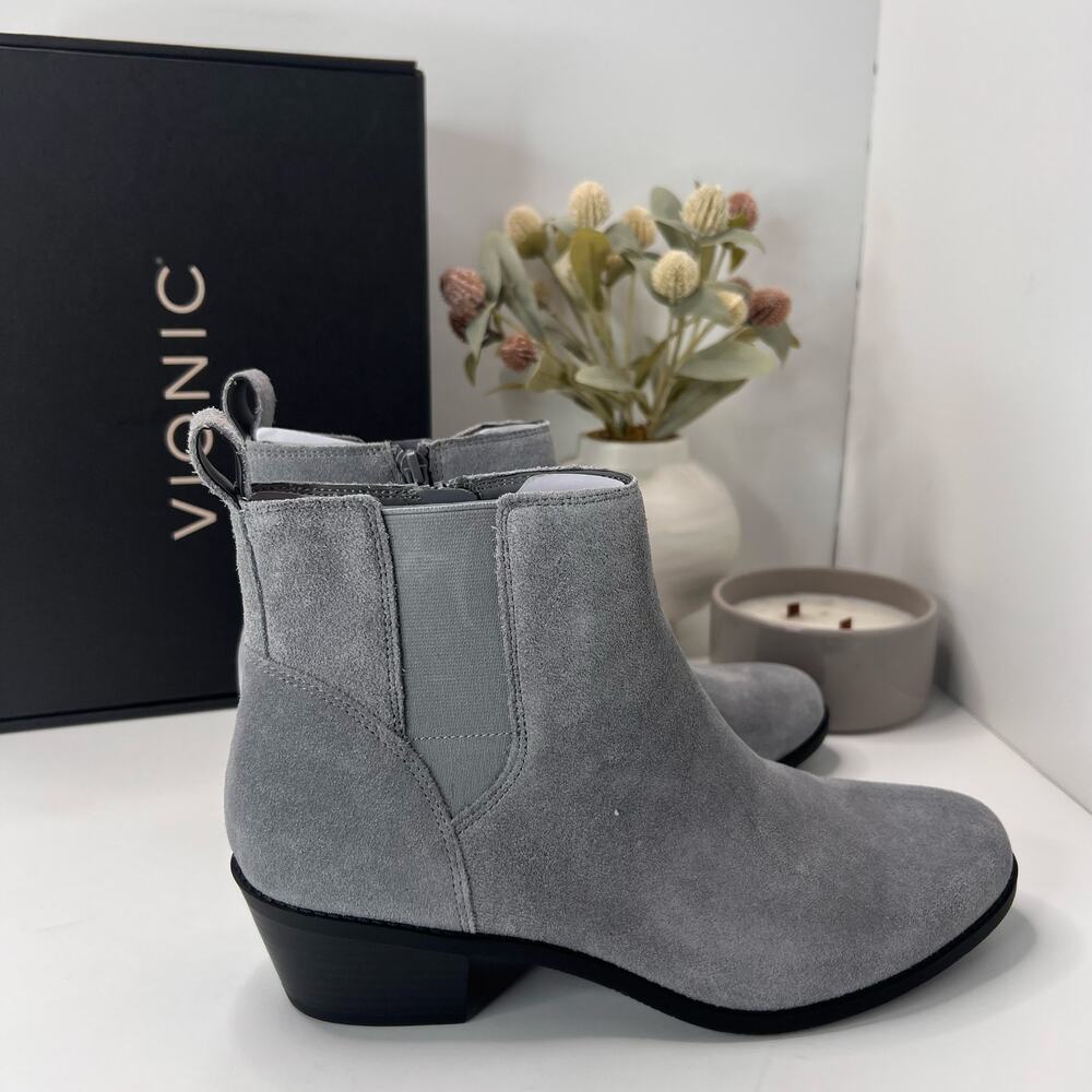 Vionic Roseland Water Repellent Suede Chunky Heel Boots Slate Women's 9.5 M NWB
